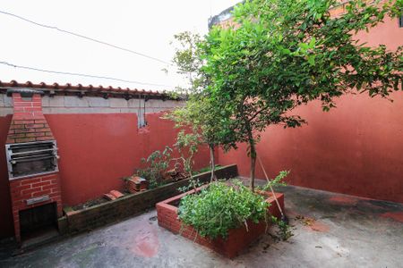Casa para alugar com 250m², 4 quartos e 1 vagaQuintal