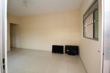 Casa para alugar com 250m², 4 quartos e 1 vagaEntrada