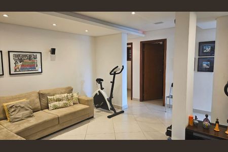 Casa à venda com 3 quartos, 361m² em Vila Sonia, São Paulo