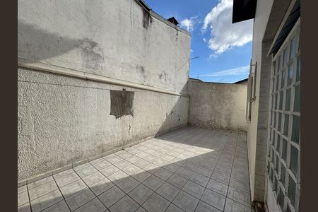Quintal de casa à venda com 6 quartos, 200m² em City Bussocaba, Osasco