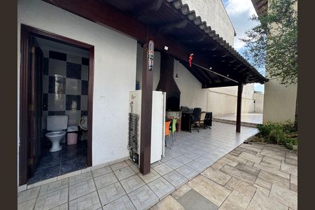 Quintal  de casa à venda com 6 quartos, 200m² em City Bussocaba, Osasco
