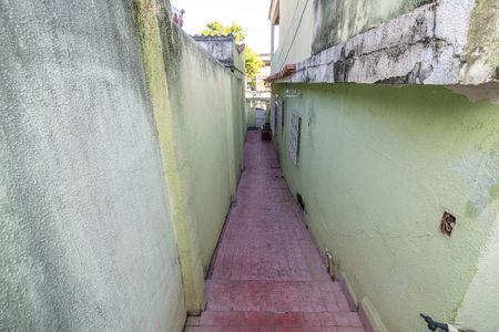 Casa à venda com 100m², 2 quartos e sem vaga Casa à venda com 100m², 2 quartos e sem vagaCorredor de acesso