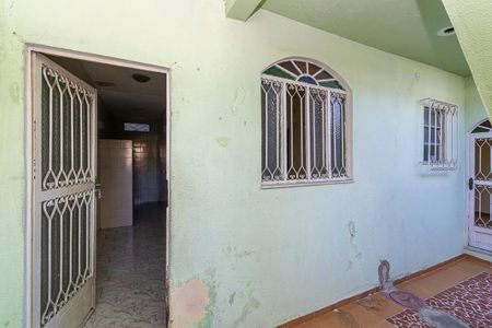 Casa à venda com 100m², 2 quartos e sem vaga Casa à venda com 100m², 2 quartos e sem vagaVaranda