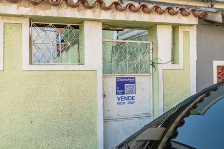 Casa à venda com 100m², 2 quartos e sem vaga Casa à venda com 100m², 2 quartos e sem vagaFachada