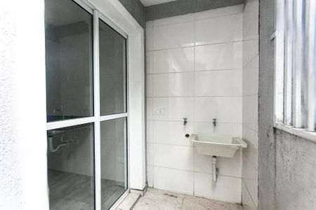 Apartamento para alugar com 53m², 2 quartos e sem vaga Apartamento para alugar com 53m², 2 quartos e sem vagaVaranda / Área de Serviço