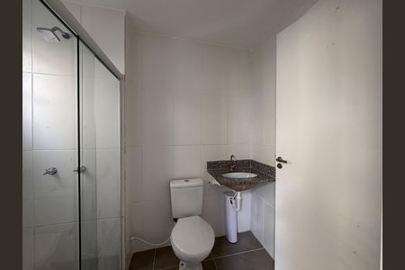 Apartamento para alugar com 64m², 2 quartos e 1 vaga Apartamento para alugar com 64m², 2 quartos e 1 vagaBanheiro social
