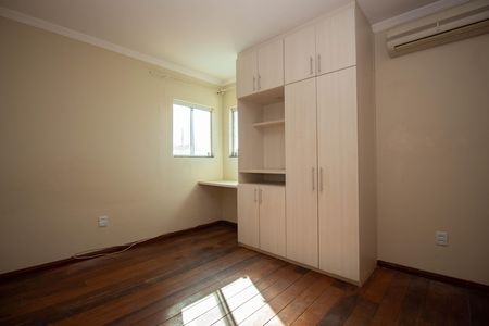 Casa à venda com 350m², 7 quartos e 4 vagasQuarto 1