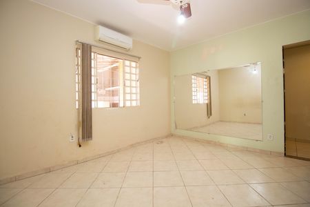 Casa à venda com 350m², 7 quartos e 4 vagasSuíte 1