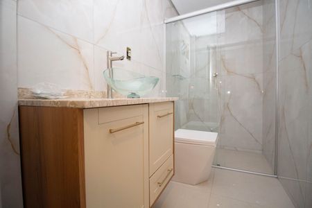 Casa à venda com 350m², 7 quartos e 4 vagasBanheiro da Suíte 1