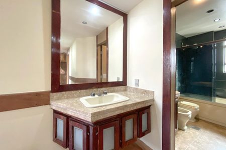 Apartamento para alugar com 170m², 4 quartos e 2 vagasBanheiro