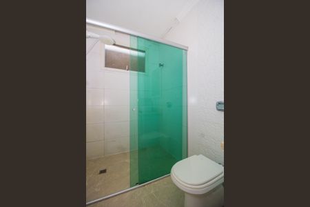 Banheiro de apartamento para alugar com 3 quartos, 75m² em Independência, Porto Alegre