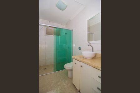 Banheiro de apartamento para alugar com 3 quartos, 75m² em Independência, Porto Alegre