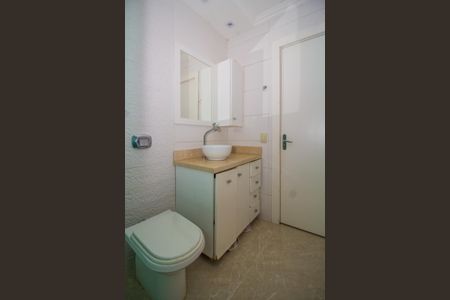 Banheiro de apartamento para alugar com 3 quartos, 75m² em Independência, Porto Alegre
