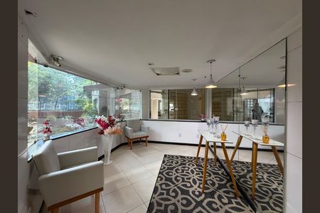 Apartamento à venda com 48m², 2 quartos e 1 vaga Apartamento à venda com 48m², 2 quartos e 1 vagaHall