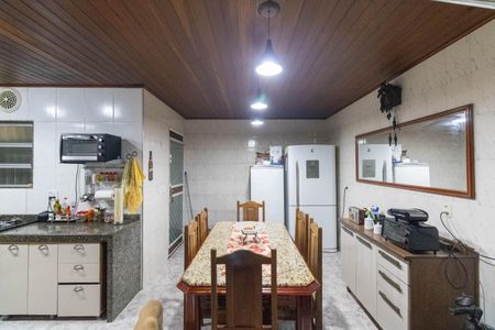 Casa à venda com 215m², 3 quartos e 1 vagaCozinha e Área de Serviço