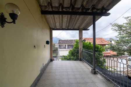 Casa à venda com 215m², 3 quartos e 1 vagaVaranda