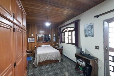 Casa à venda com 215m², 3 quartos e 1 vagaQuarto 1