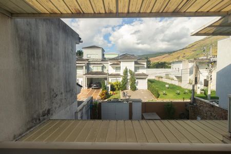 Casa de condomínio à venda com 250m², 3 quartos e 3 vagas Casa de condomínio à venda com 250m², 3 quartos e 3 vagasVista da Varanda da Suíte 1