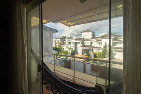Casa de condomínio à venda com 250m², 3 quartos e 3 vagas Casa de condomínio à venda com 250m², 3 quartos e 3 vagasVista da Suíte 2