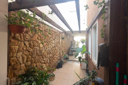 Casa de condomínio à venda com 250m², 3 quartos e 3 vagas Casa de condomínio à venda com 250m², 3 quartos e 3 vagasVaranda