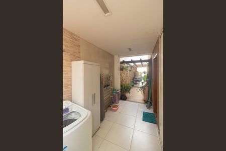 Casa de condomínio à venda com 250m², 3 quartos e 3 vagas Casa de condomínio à venda com 250m², 3 quartos e 3 vagasÁrea de Serviço