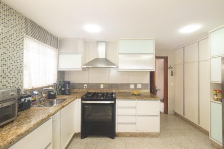 Casa de condomínio à venda com 250m², 3 quartos e 3 vagas Casa de condomínio à venda com 250m², 3 quartos e 3 vagasCozinha