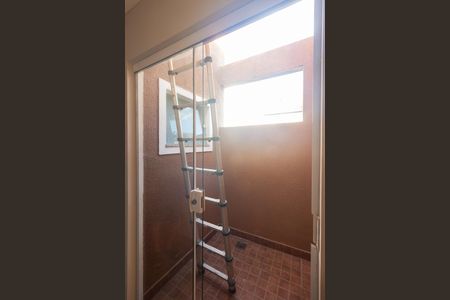 Casa de condomínio à venda com 250m², 3 quartos e 3 vagas Casa de condomínio à venda com 250m², 3 quartos e 3 vagasCorredor