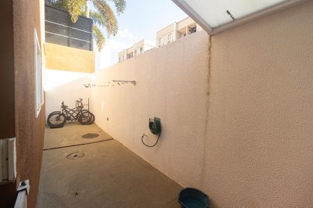 Casa de condomínio à venda com 250m², 3 quartos e 3 vagas Casa de condomínio à venda com 250m², 3 quartos e 3 vagasÁrea de Serviço