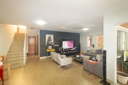 Casa de condomínio à venda com 250m², 3 quartos e 3 vagas Casa de condomínio à venda com 250m², 3 quartos e 3 vagasSala