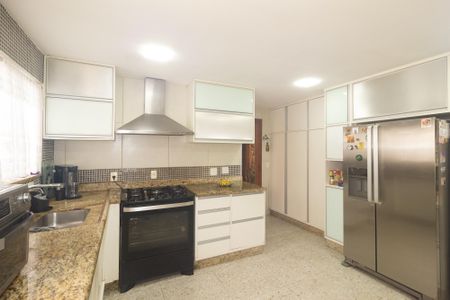 Casa de condomínio à venda com 250m², 3 quartos e 3 vagas Casa de condomínio à venda com 250m², 3 quartos e 3 vagasCozinha