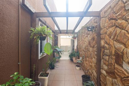 Casa de condomínio à venda com 250m², 3 quartos e 3 vagas Casa de condomínio à venda com 250m², 3 quartos e 3 vagasVaranda