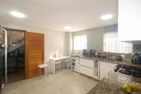 Casa de condomínio à venda com 250m², 3 quartos e 3 vagas Casa de condomínio à venda com 250m², 3 quartos e 3 vagasCozinha