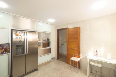 Casa de condomínio à venda com 250m², 3 quartos e 3 vagas Casa de condomínio à venda com 250m², 3 quartos e 3 vagasCozinha