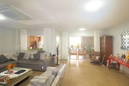 Sala de casa de condomínio à venda com 3 quartos, 250m² em Campo Grande, Rio de Janeiro