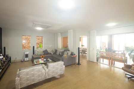 Casa de condomínio à venda com 250m², 3 quartos e 3 vagas Casa de condomínio à venda com 250m², 3 quartos e 3 vagasSala