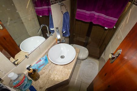 Casa à venda com 472m², 5 quartos e 4 vagas Casa à venda com 472m², 5 quartos e 4 vagasCasa 2 - Banheiro