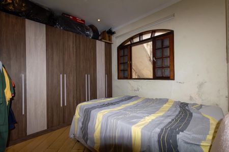 Casa à venda com 472m², 5 quartos e 4 vagas Casa à venda com 472m², 5 quartos e 4 vagasCasa 2 - Quarto 2