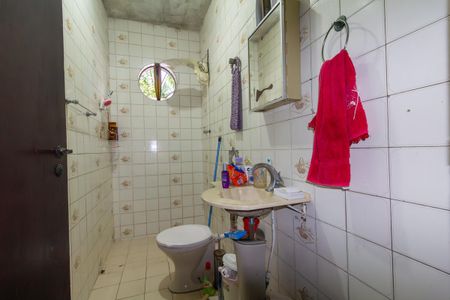 Casa à venda com 472m², 5 quartos e 4 vagas Casa à venda com 472m², 5 quartos e 4 vagasCasa 1 - Banheiro 1