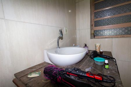 Casa à venda com 472m², 5 quartos e 4 vagas Casa à venda com 472m², 5 quartos e 4 vagasCasa 1 - Banheiro 2