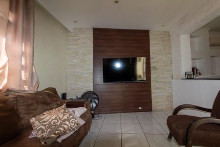 Casa à venda com 472m², 5 quartos e 4 vagas Casa à venda com 472m², 5 quartos e 4 vagasCasa 2 - Sala