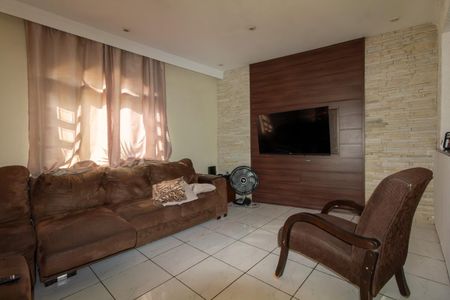 Casa à venda com 472m², 5 quartos e 4 vagas Casa à venda com 472m², 5 quartos e 4 vagasCasa 2 - Sala