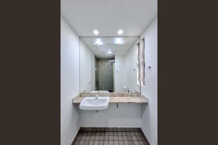 Apartamento à venda com 64m², 3 quartos e 1 vaga Apartamento à venda com 64m², 3 quartos e 1 vagaBanheiro