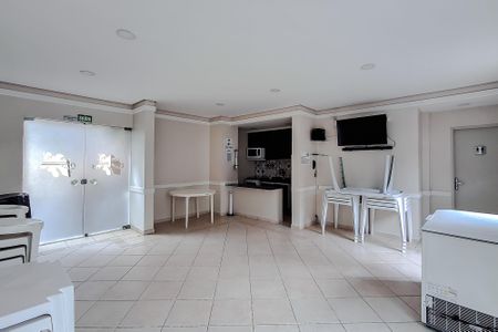 Apartamento à venda com 64m², 3 quartos e 1 vaga Apartamento à venda com 64m², 3 quartos e 1 vagaÁrea comum - Salão de festas