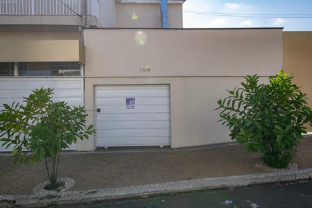 Casa para alugar com 100m², 4 quartos e 2 vagas Casa para alugar com 100m², 4 quartos e 2 vagasFachada