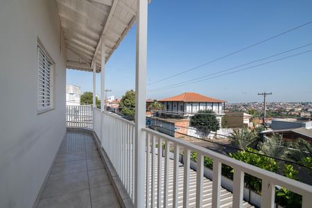Casa para alugar com 100m², 4 quartos e 2 vagas Casa para alugar com 100m², 4 quartos e 2 vagasVaranda