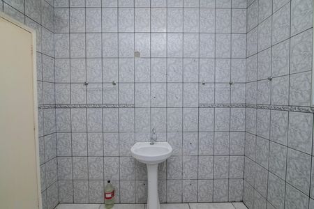 Casa para alugar com 100m², 4 quartos e 2 vagas Casa para alugar com 100m², 4 quartos e 2 vagasBanheiro
