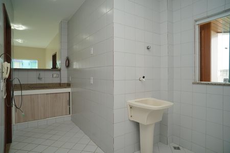 Apartamento para alugar com 63m², 2 quartos e 1 vaga Apartamento para alugar com 63m², 2 quartos e 1 vagaCozinha e Área de Serviço