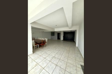 Sala de casa à venda com 3 quartos, 315m² em Vila Vitória, Santo André