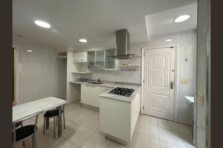 Apartamento para alugar com 95m², 2 quartos e 3 vagasCozinha/Área de serviço