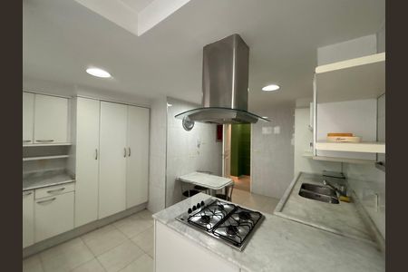 Apartamento para alugar com 95m², 2 quartos e 3 vagasCozinha/Área de serviço